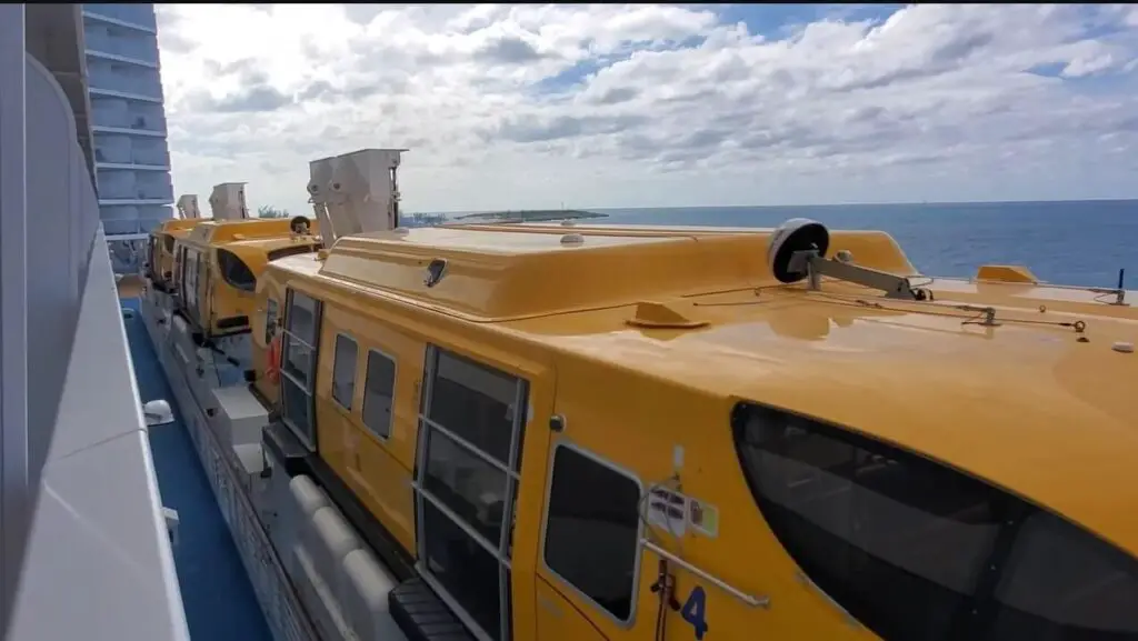 cabin with obstructed view from lifeboats
