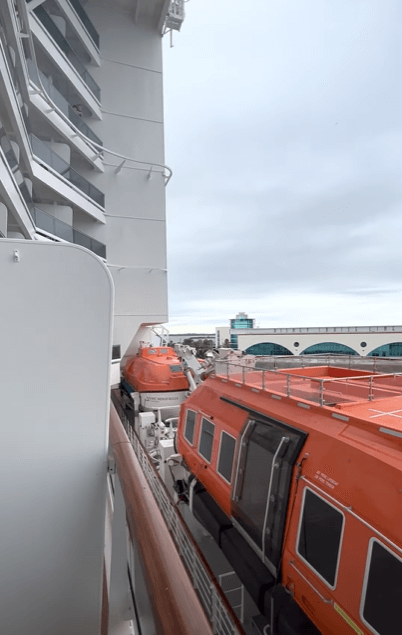 lifeboat on deck 8 msc meraviglia cabin with obstructed view