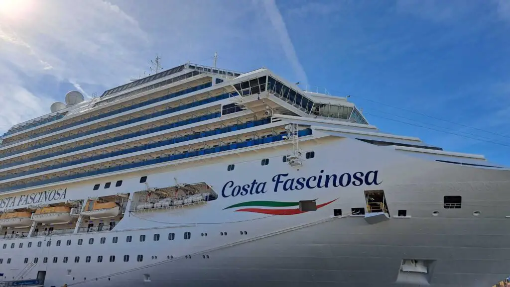 Costa Fascinosa ship