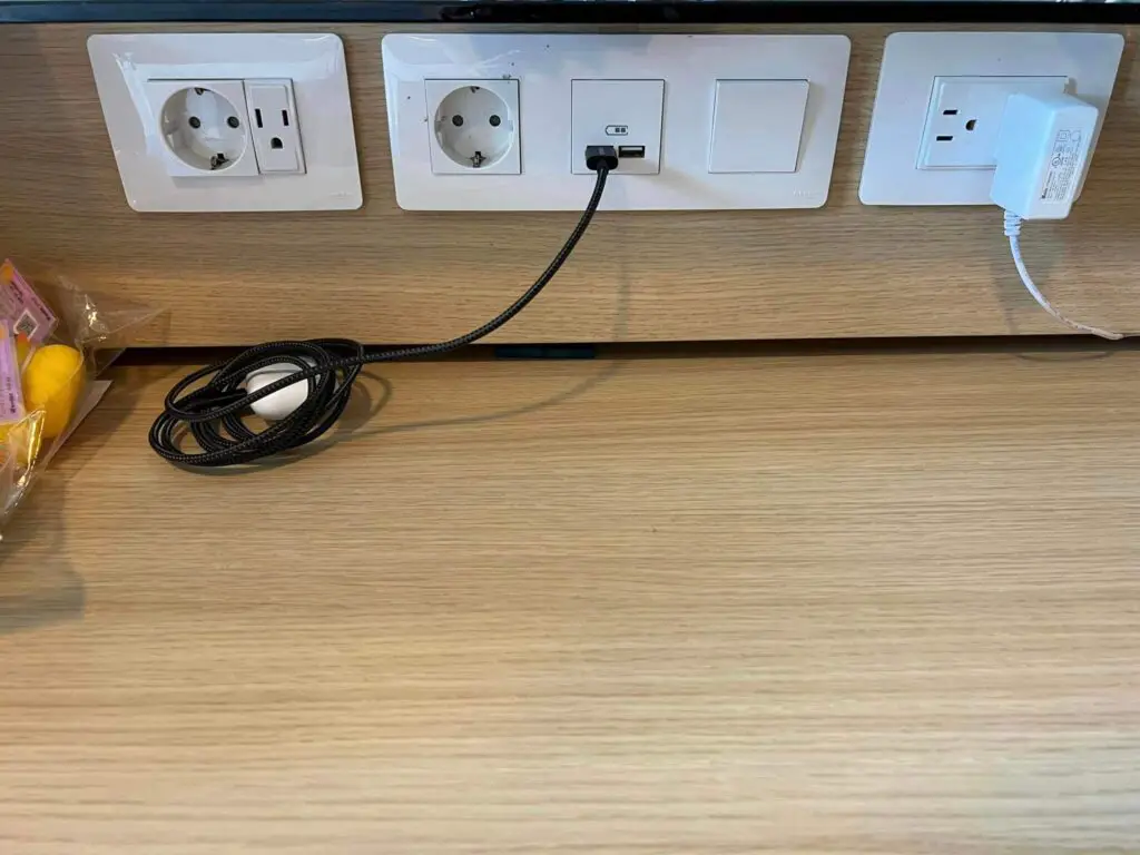 Setting with 7 outlets