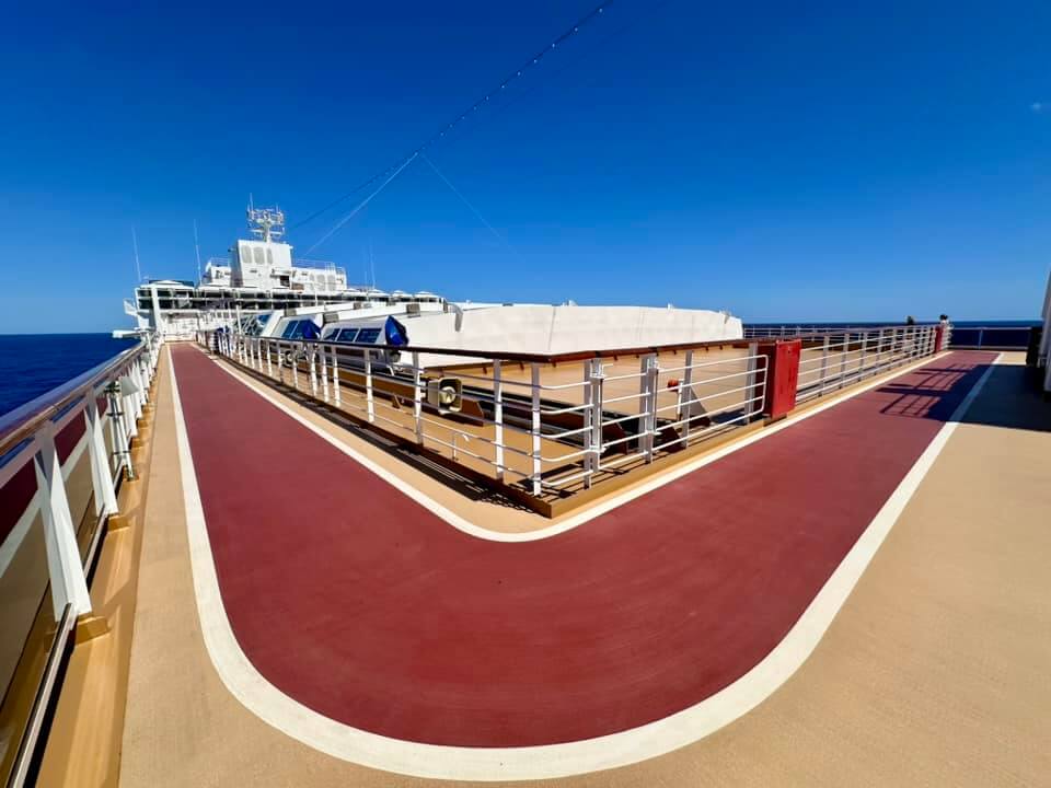 Running track on a cruise