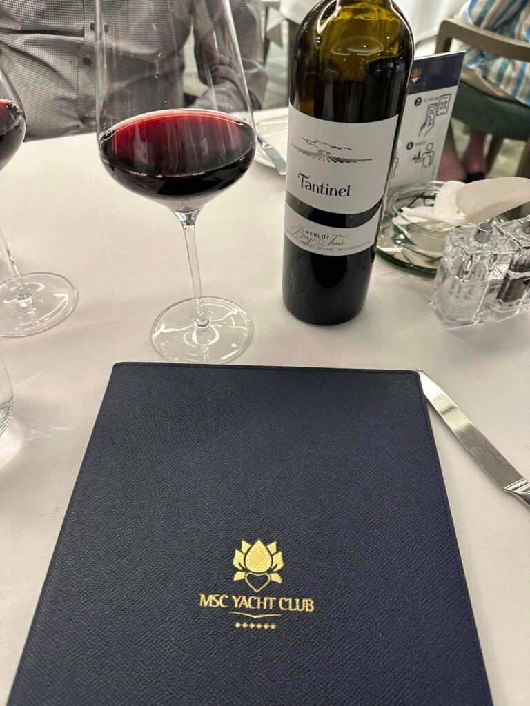 Yacht club Restaurant on MSC