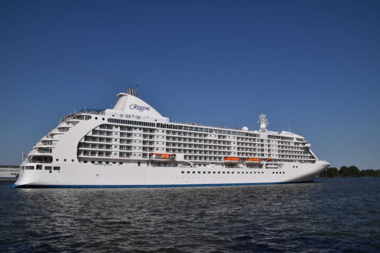 Seven Seas Voyager ship