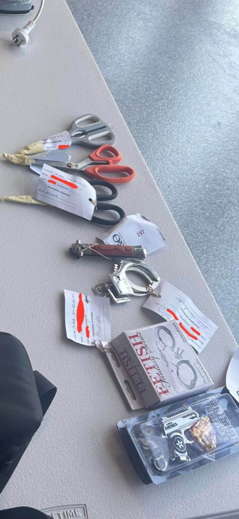 Handcuffs confiscated during a cruise embarking