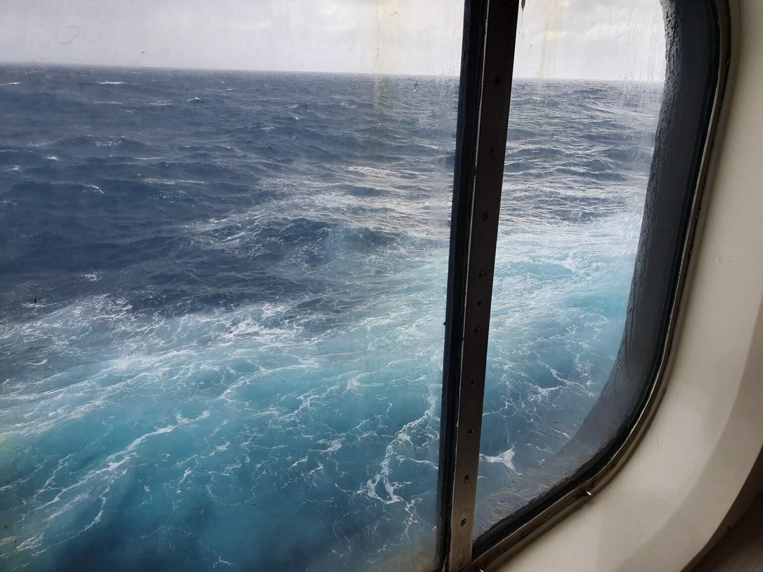 Tsunami warning cruise ship