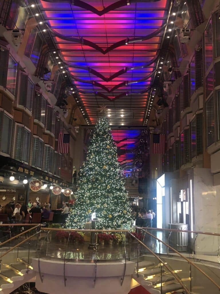 Christmas tree on Independence Of The Seas