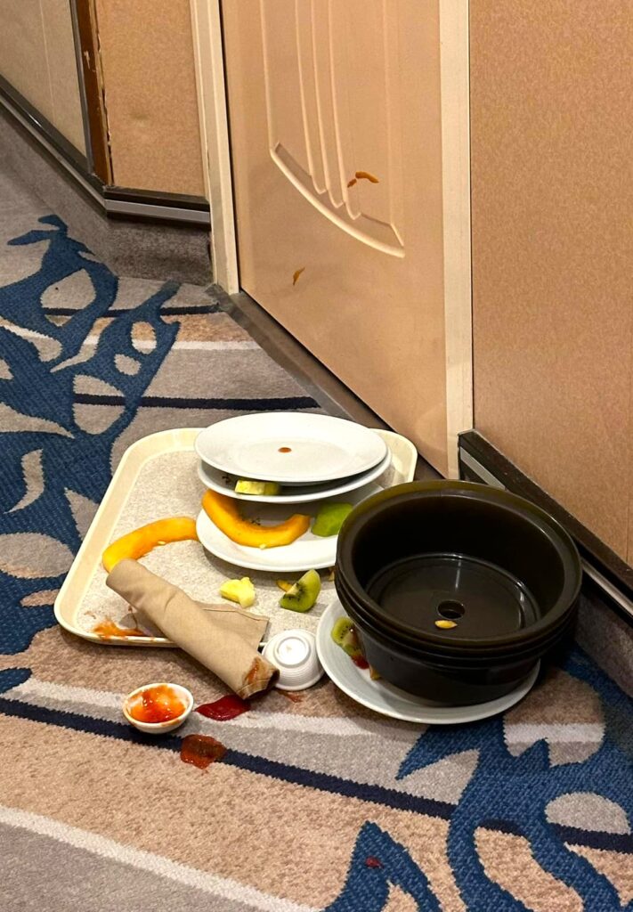 Dirty dishes in the corridor