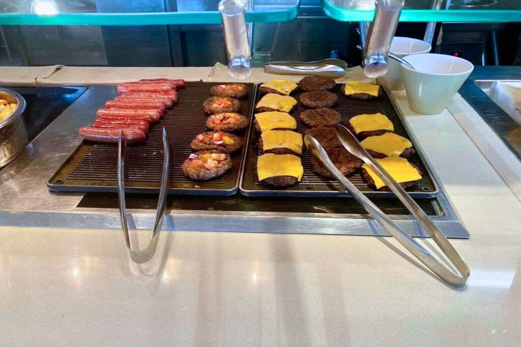buffet cruise good hot dogs hamburgers