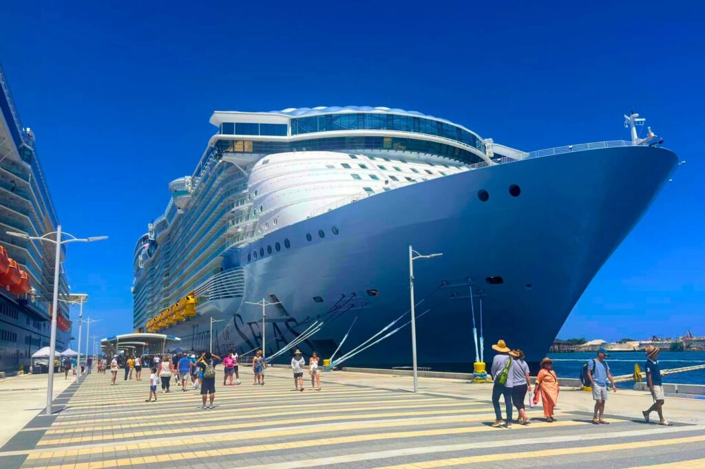 cruise ship front view