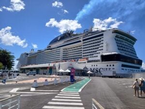 Arrive in port