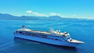 Villa Vie Odyssey sailing