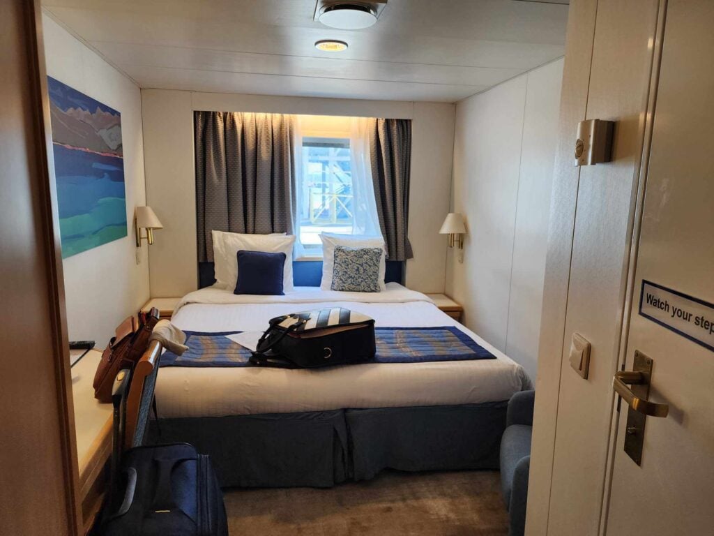 Window cabin