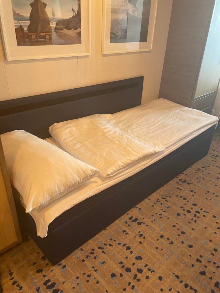 Additional bed on Royal Caribbean