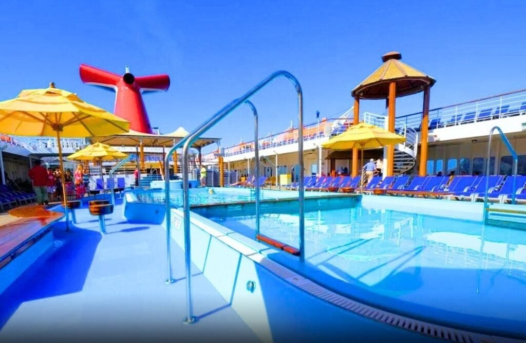 carnival pool deck